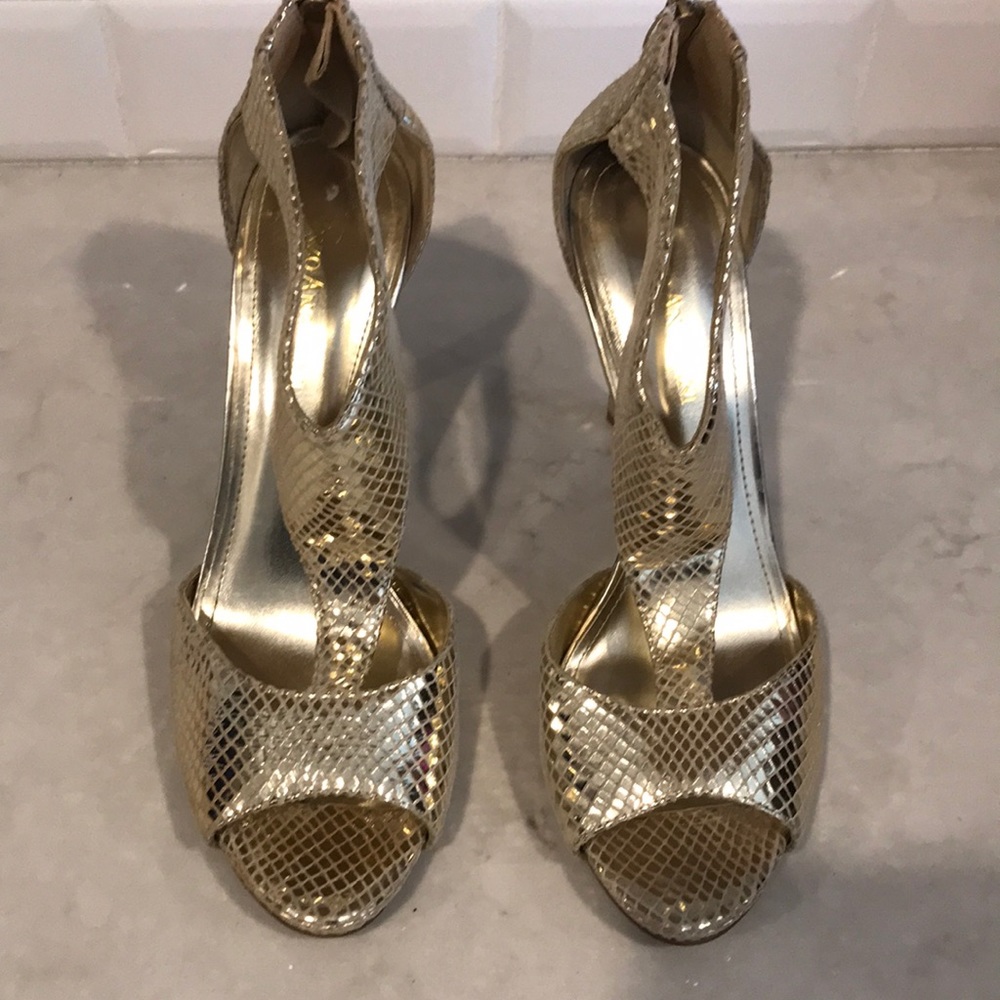 Enzo Angiolini gold high heels leather 7.5